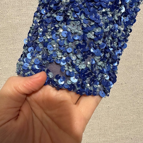 NWT Theia Three-Quarter Sleeve Sequin Sheath Gown - size 4 - Picture 9 of 9